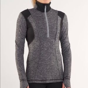 Lululemon Run your heart out pullover size 4
